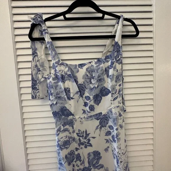 Reformation Twilight Dress in Lucerne - Picture 9 of 13